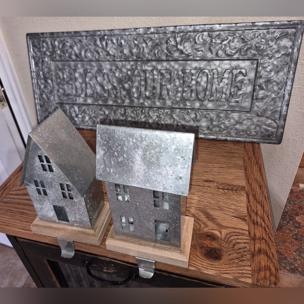 Lot Of 3 ,2 Houses Stocking Holder Hanger Tin Metal & 1 Metal Wall Sign